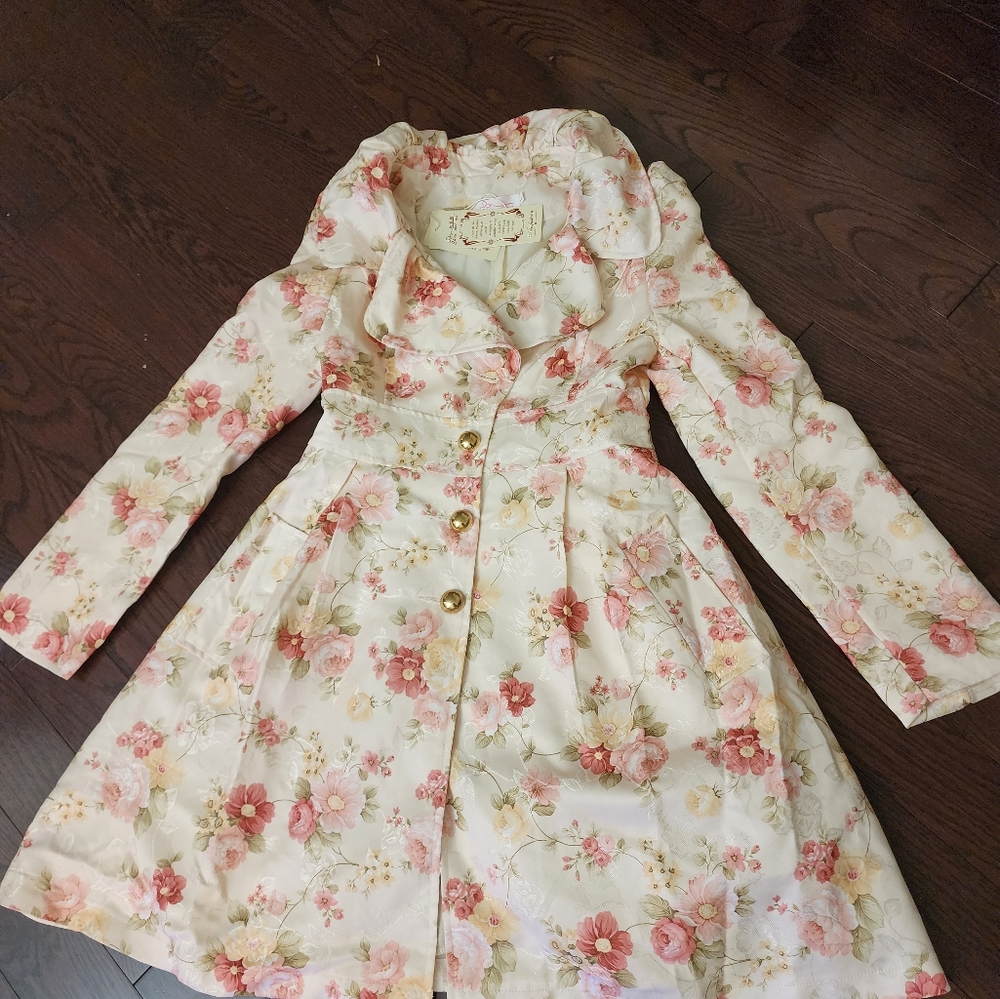 Flowery coat
